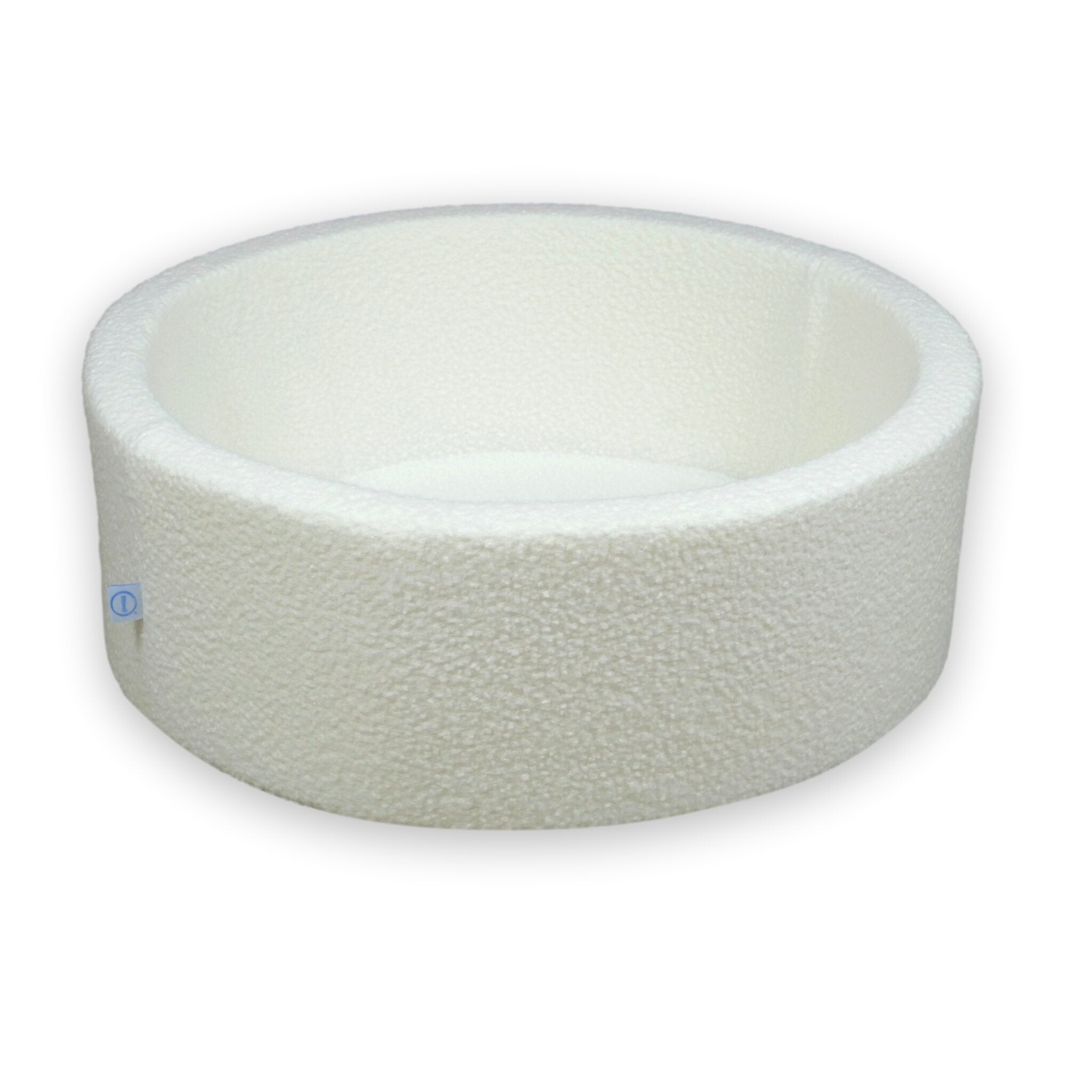 Ball pit in white boucle